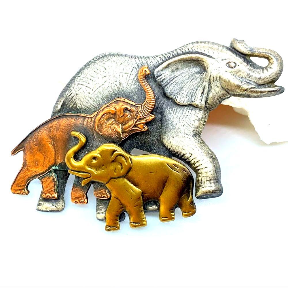 BROOCH 3 Elephant Family Signed MULTI METAL Gold, bronze, silver 1.5 in X 2.5 in - Picture 7 of 7